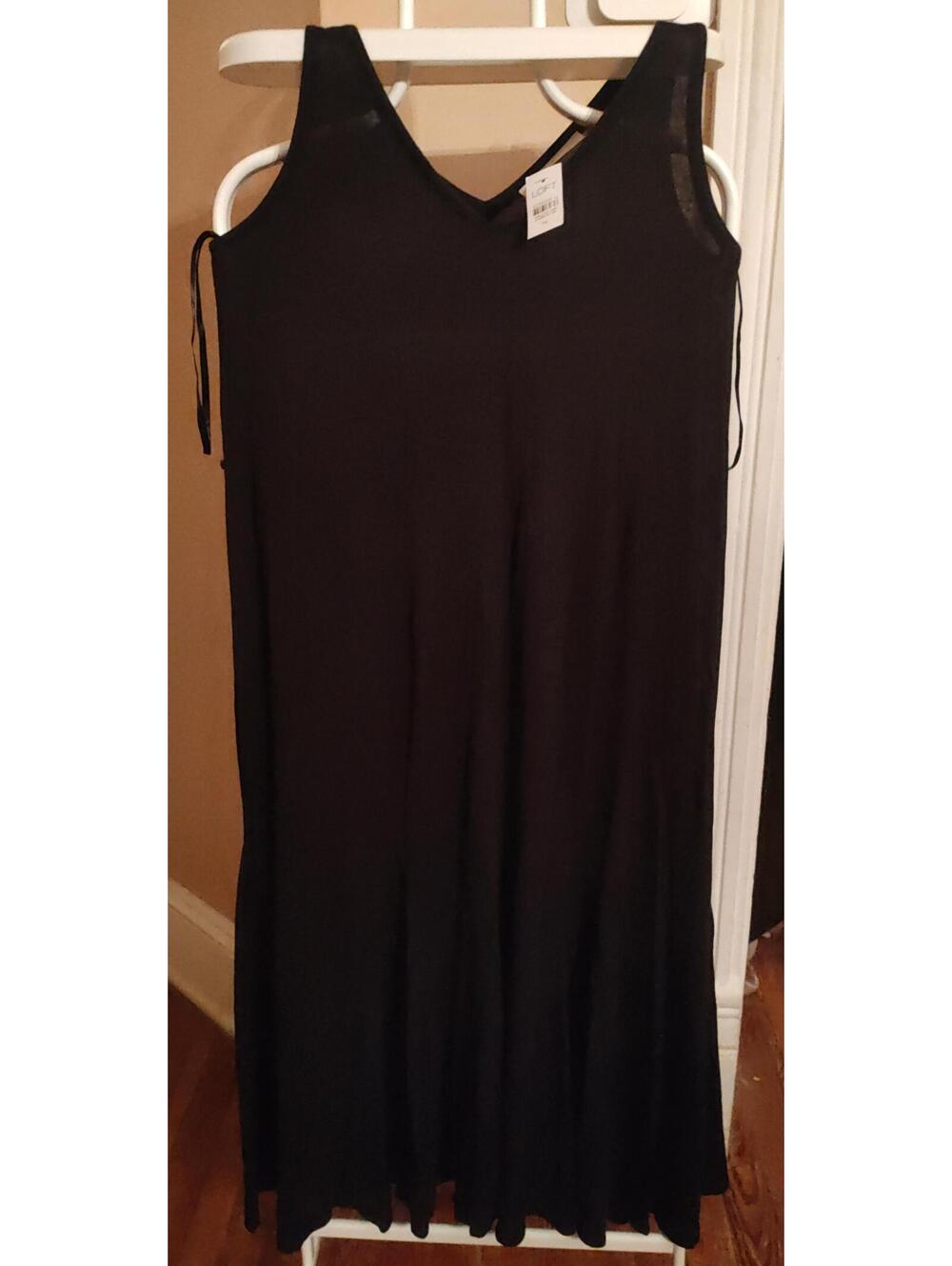 NWT Loft flowy v-neck black dress - midi - M
